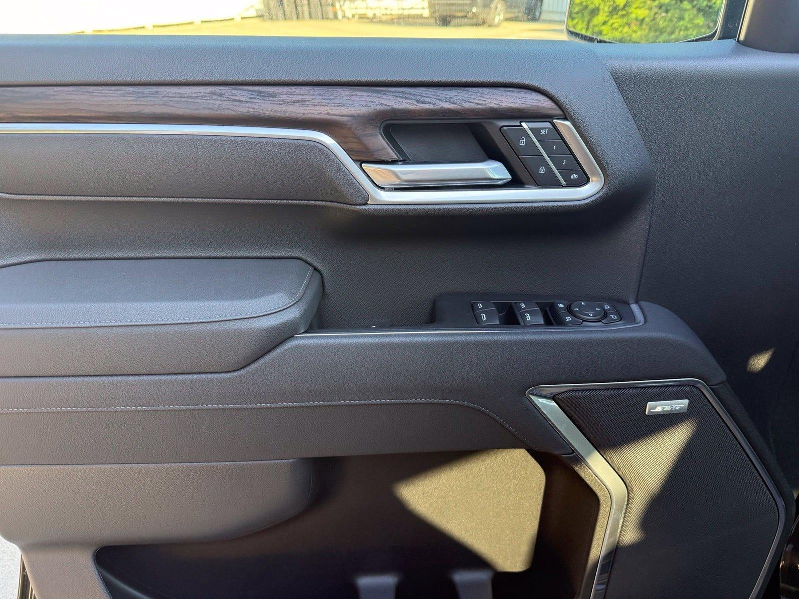 2026 GMC Sierra 1500 SLT - Photo 9