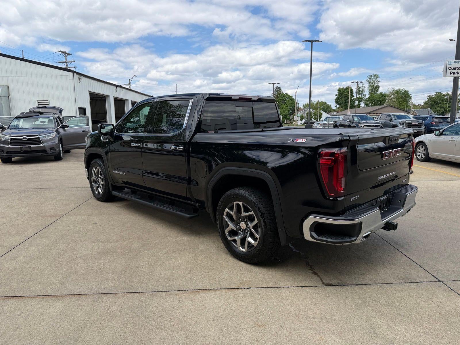 2023 GMC Sierra 1500 SLT
