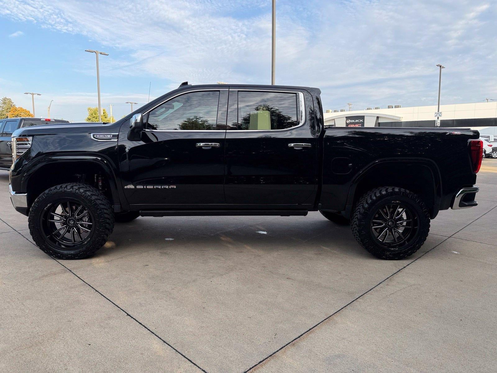 2024 GMC Sierra 1500 SLT