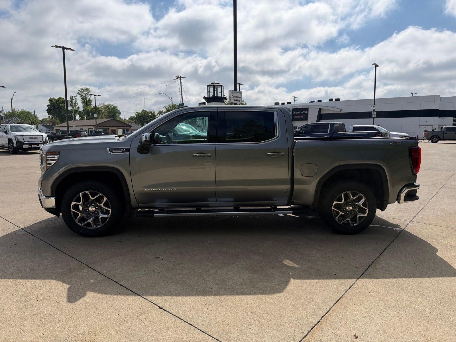 2026 GMC Sierra 1500 SLT - Photo 8