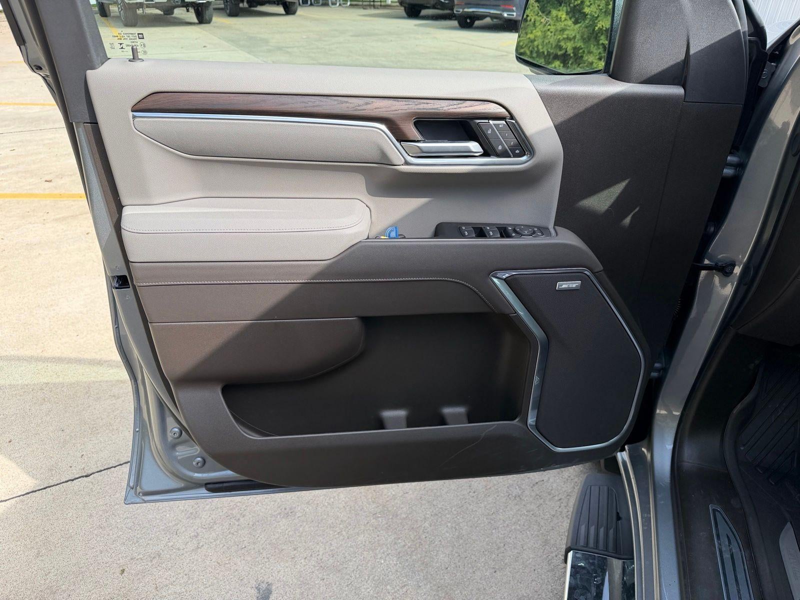 2026 GMC Sierra 1500 SLT - Photo 9