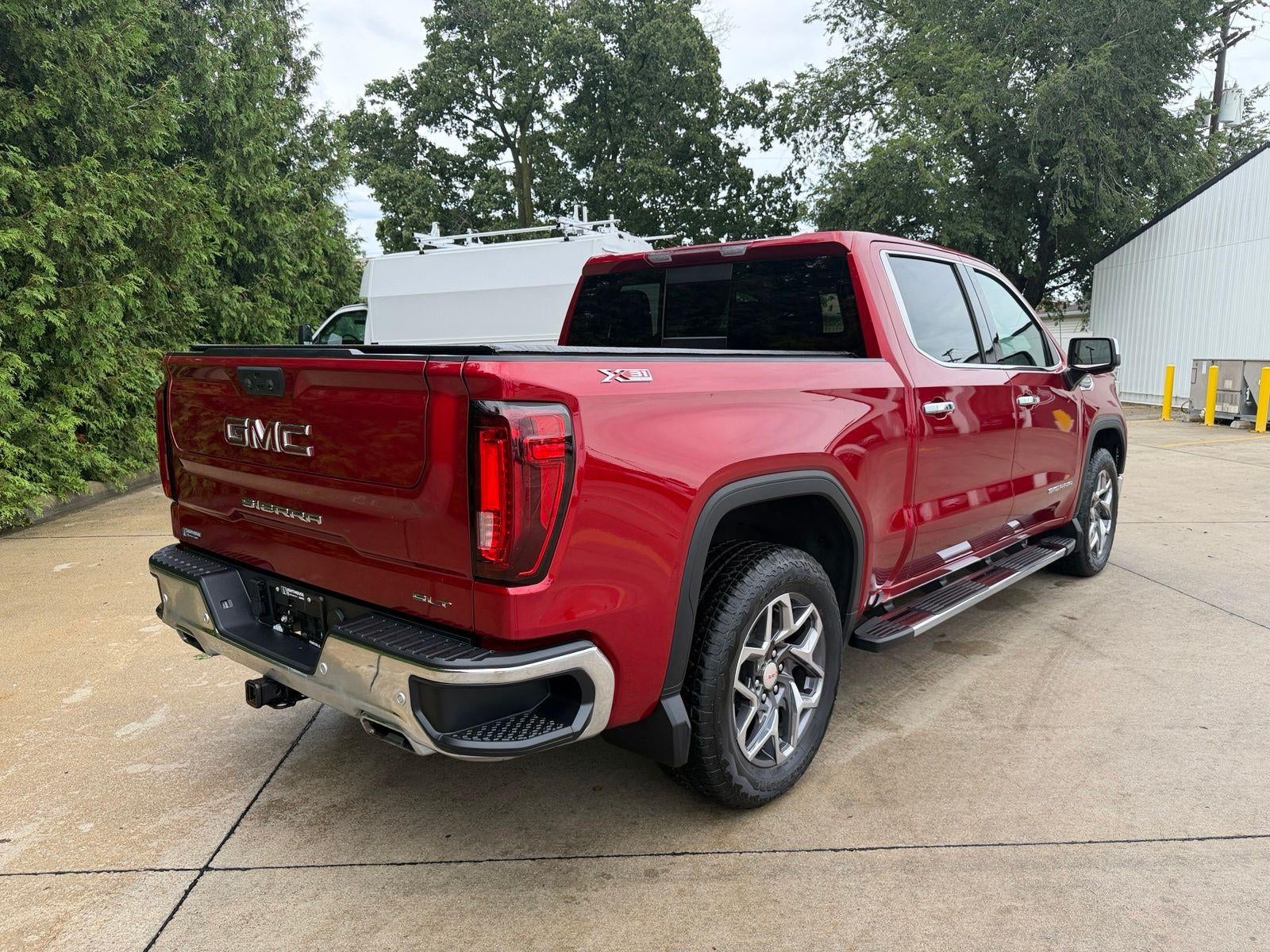 2025 GMC Sierra 1500 SLT