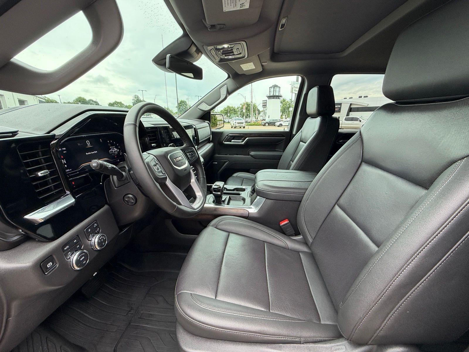 2025 GMC Sierra 1500 SLT