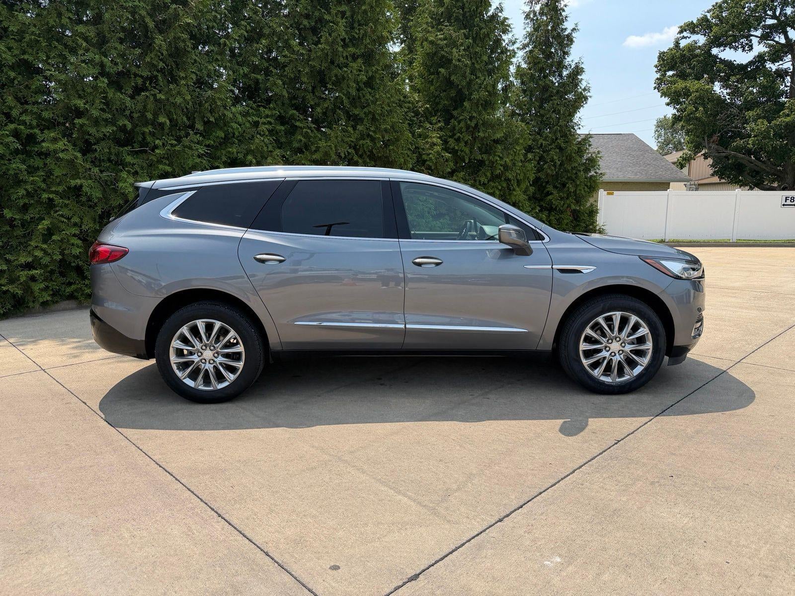 2020 Buick Enclave Essence