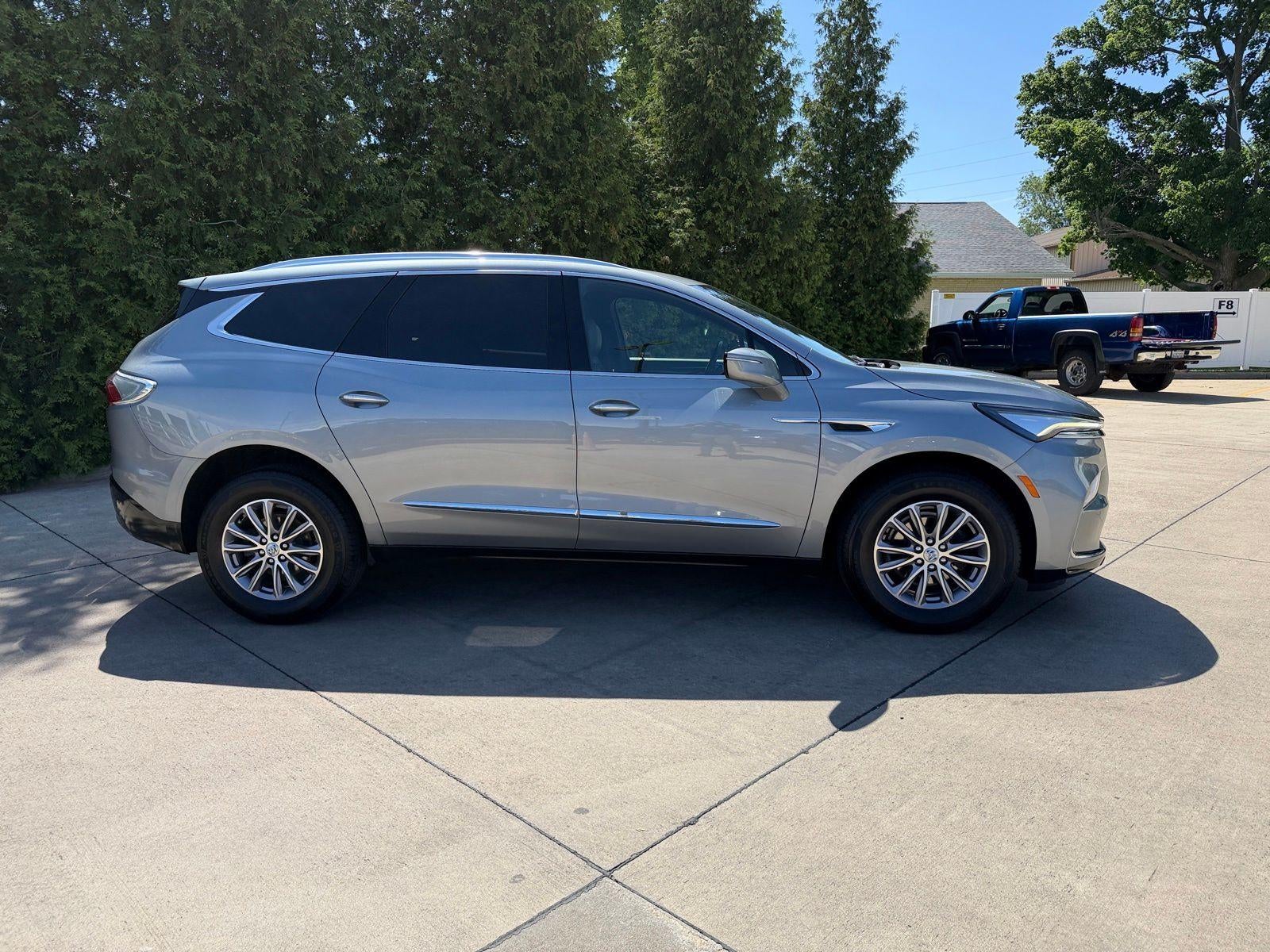 2023 Buick Enclave Essence
