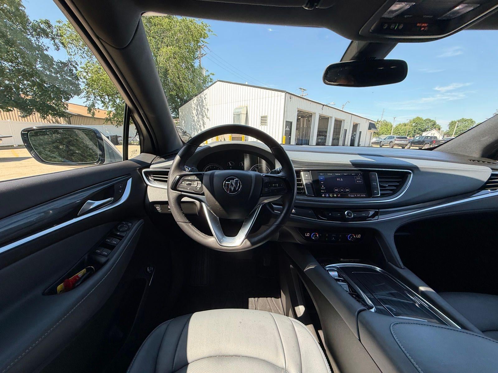 2023 Buick Enclave Essence