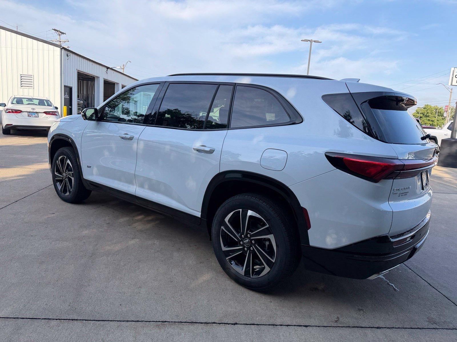 2027 Buick Enclave Sport Touring - Photo 32