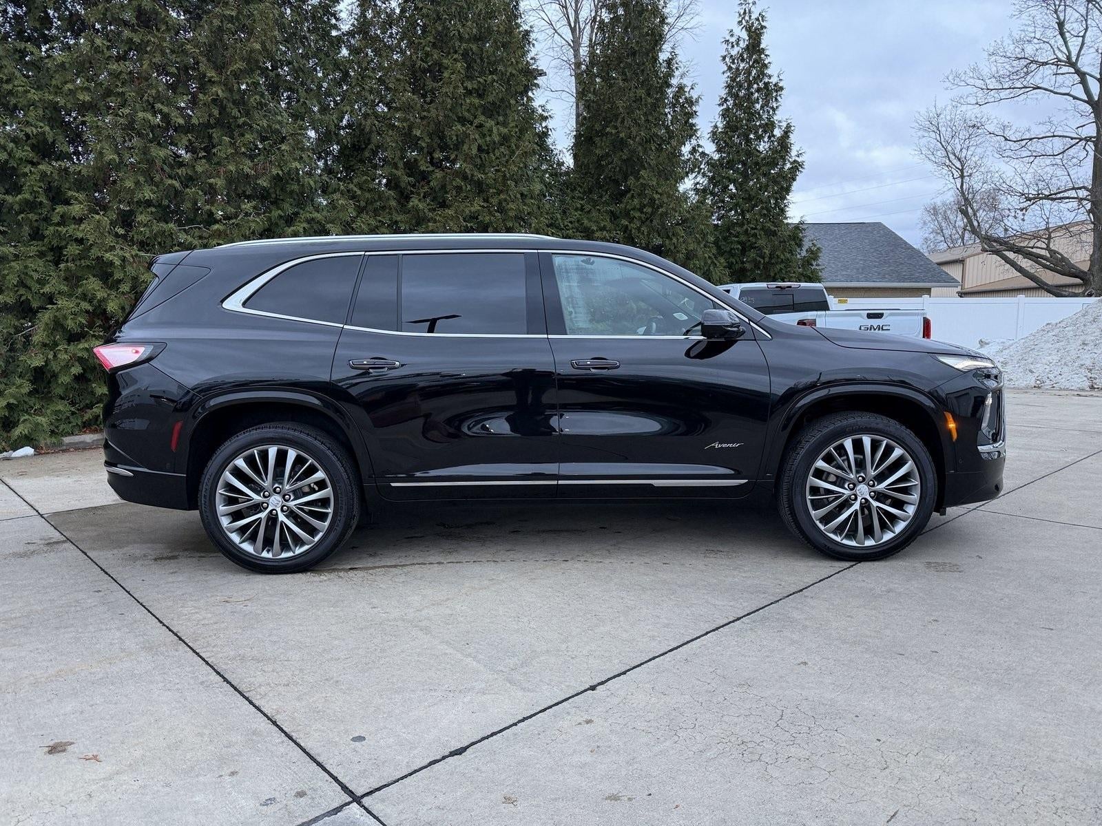 2025 Buick Enclave Avenir