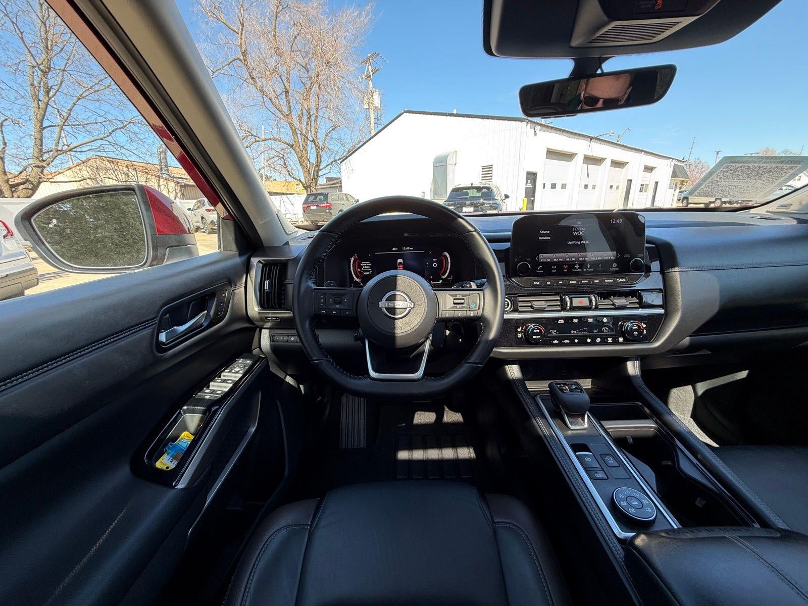 2023 Nissan Pathfinder Platinum