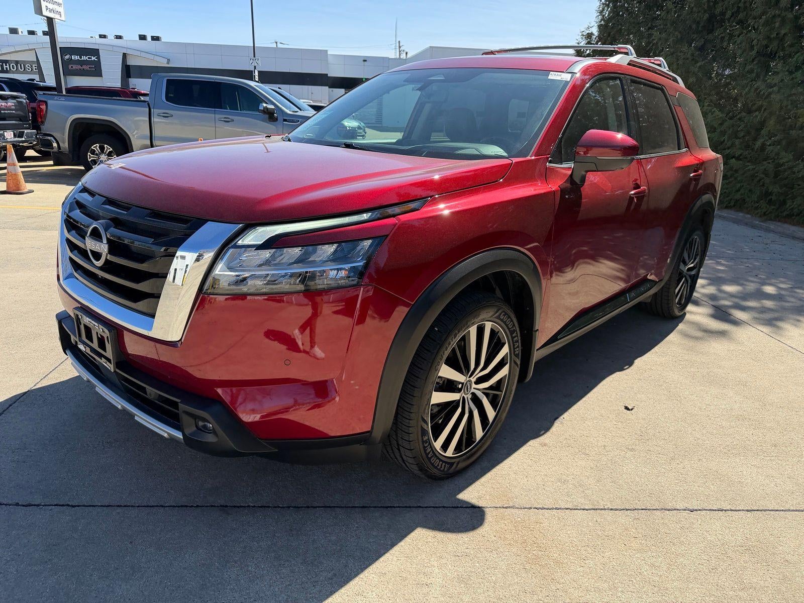 2023 Nissan Pathfinder Platinum