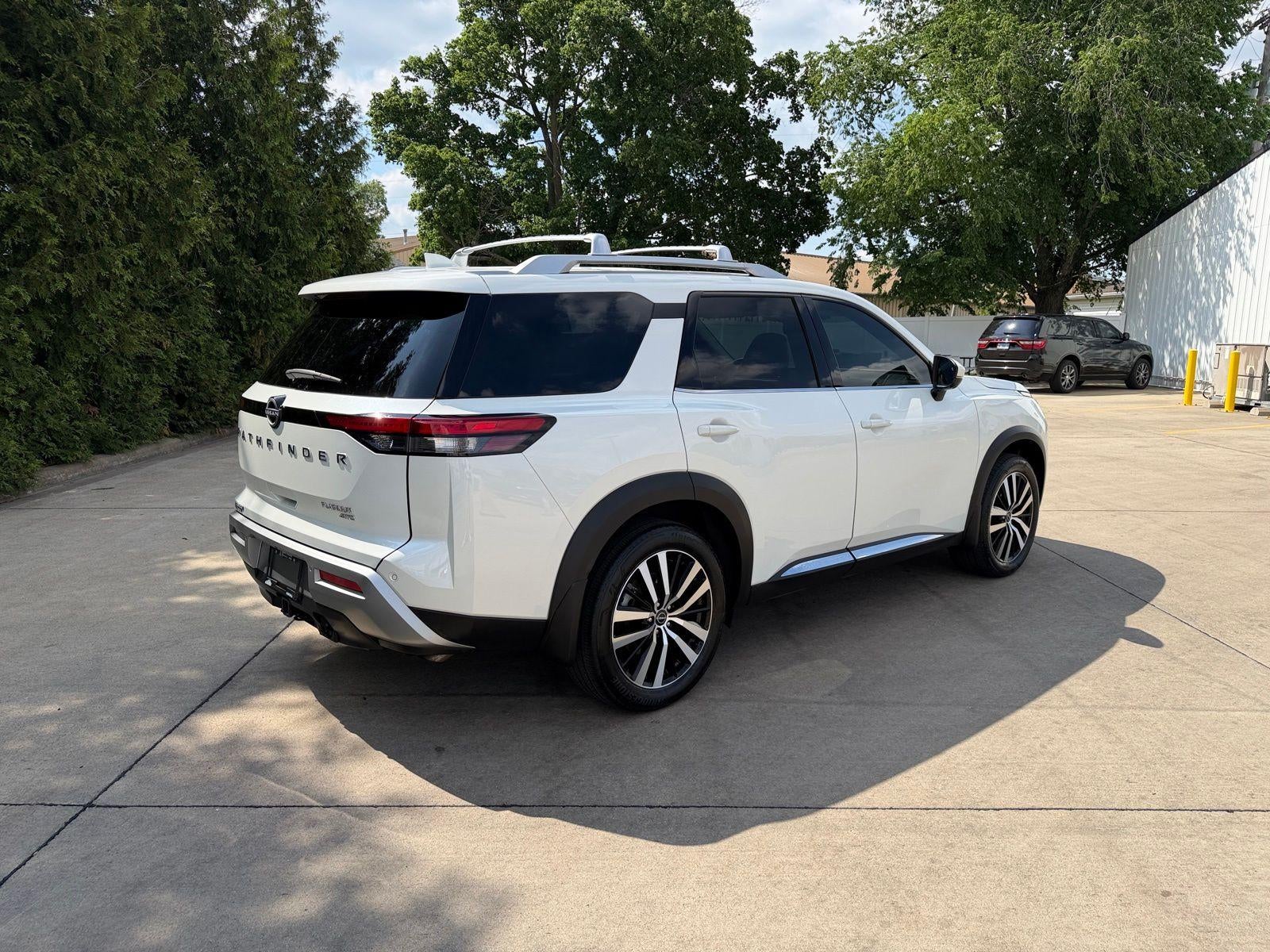 2024 Nissan Pathfinder Platinum