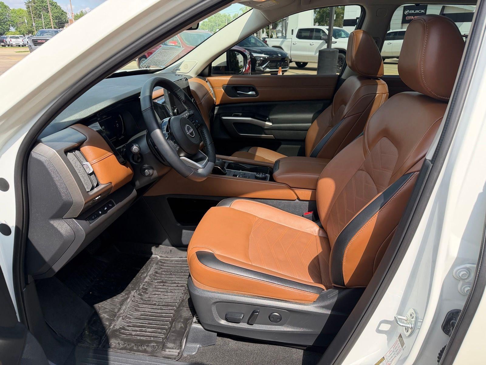 2024 Nissan Pathfinder Platinum