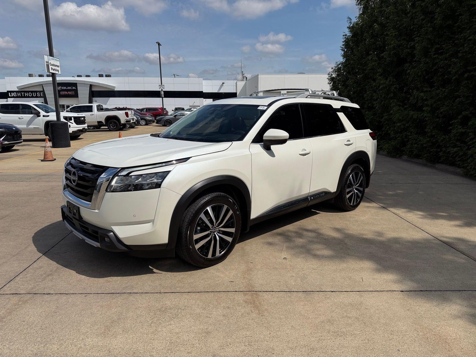2024 Nissan Pathfinder Platinum