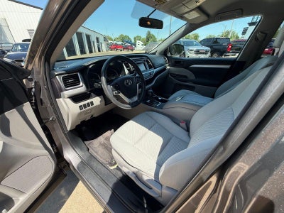 2015 Toyota Highlander LE V6