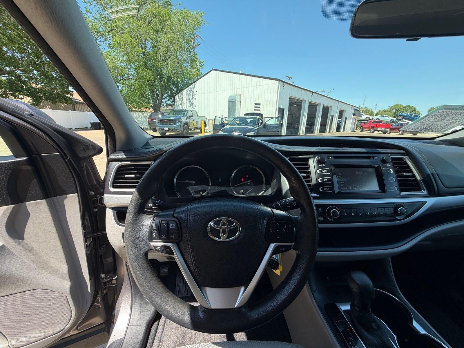 2015 Toyota Highlander LE V6
