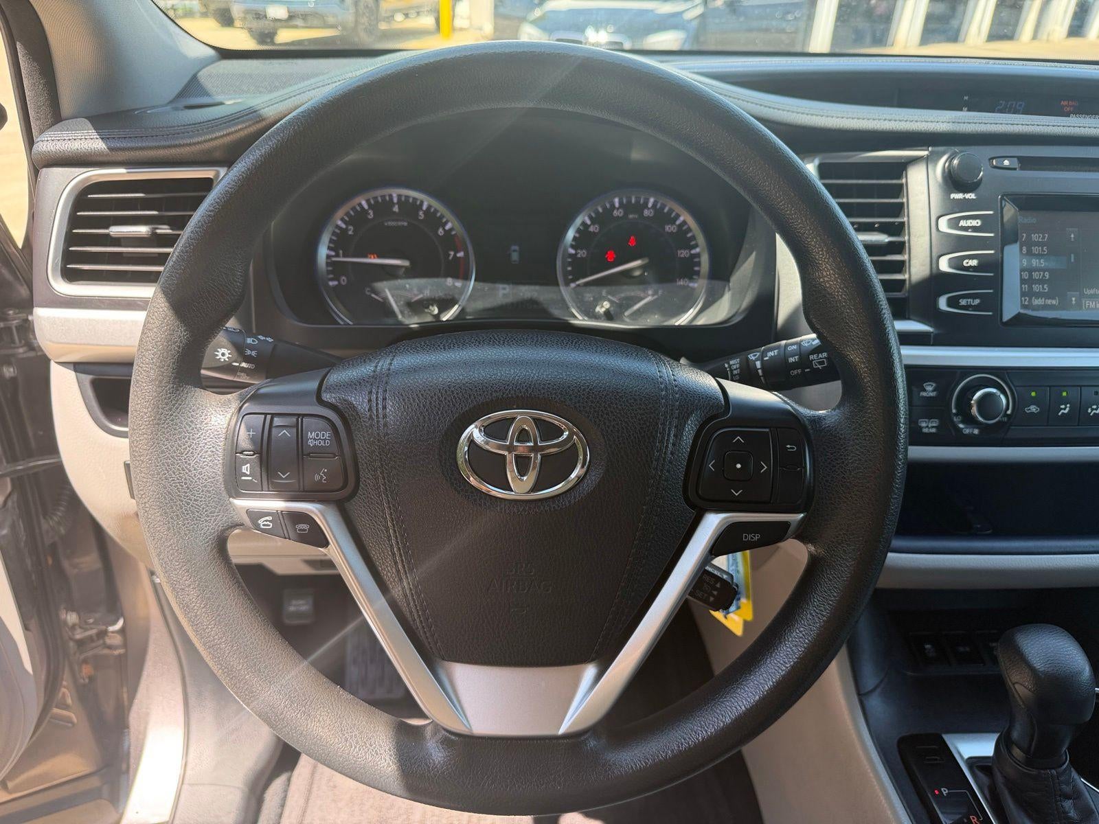 2015 Toyota Highlander LE V6