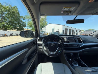 2015 Toyota Highlander LE V6