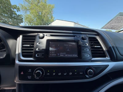 2015 Toyota Highlander LE V6