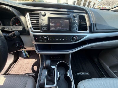 2015 Toyota Highlander LE V6