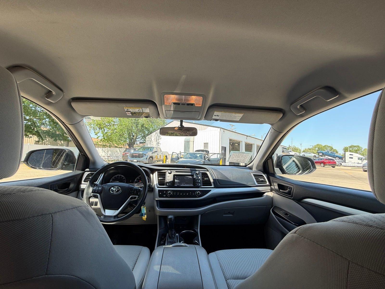 2015 Toyota Highlander LE V6