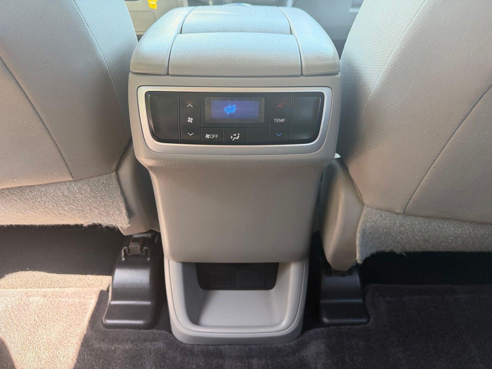 2015 Toyota Highlander LE V6