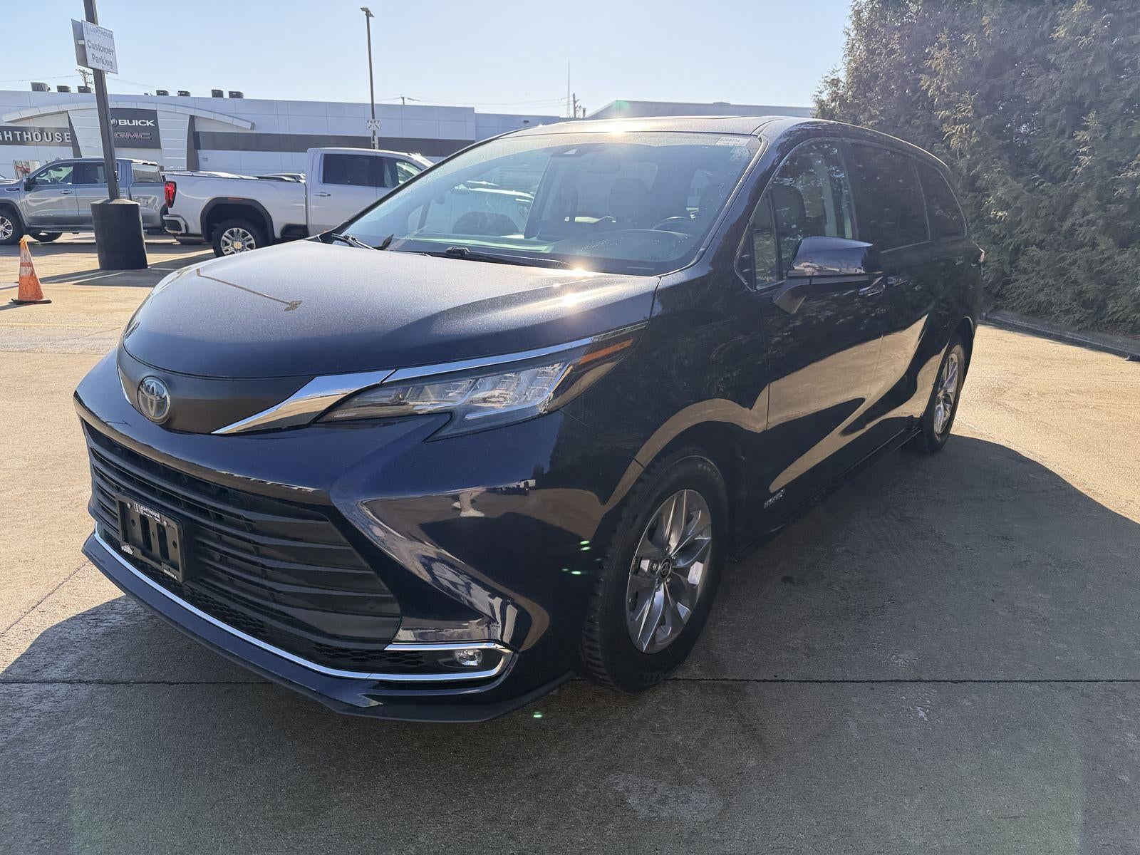 2021 Toyota Sienna XLE