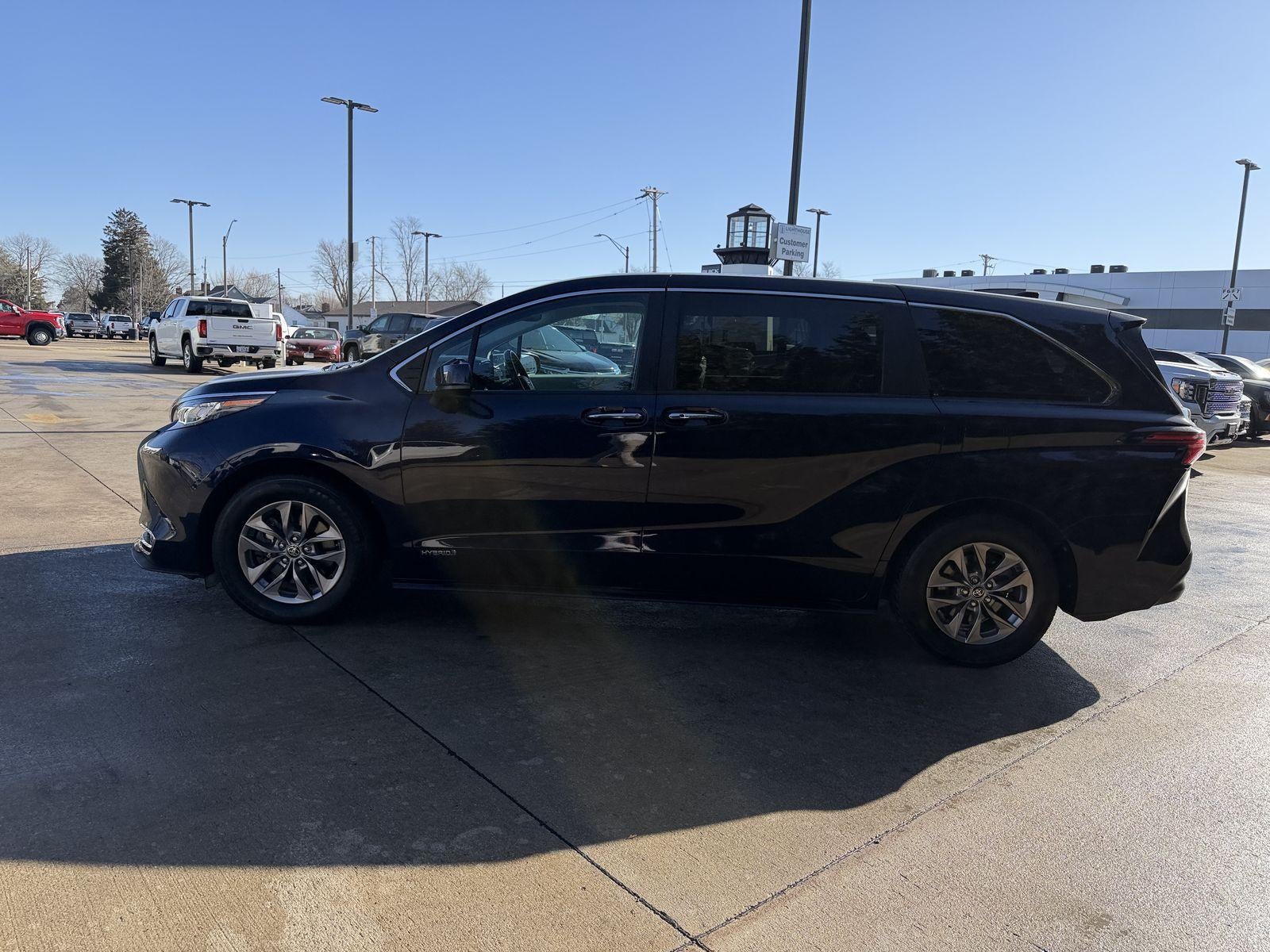 2021 Toyota Sienna XLE