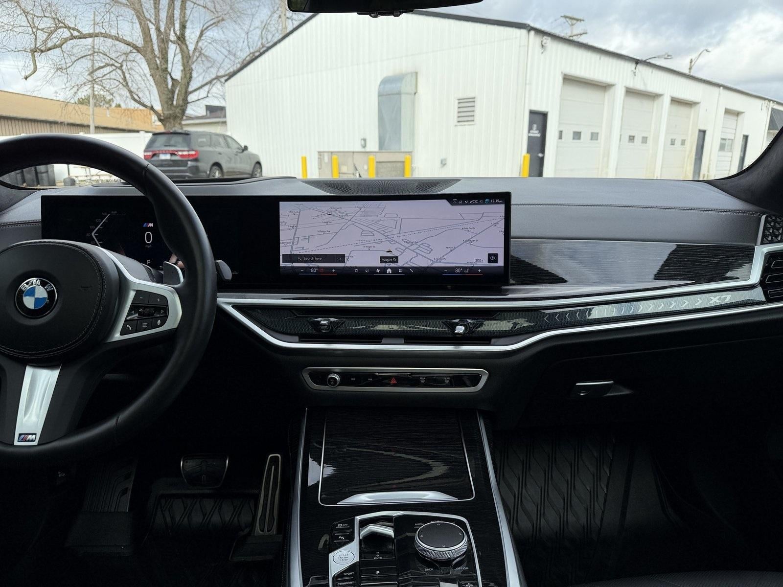 2025 BMW X7 xDrive40i