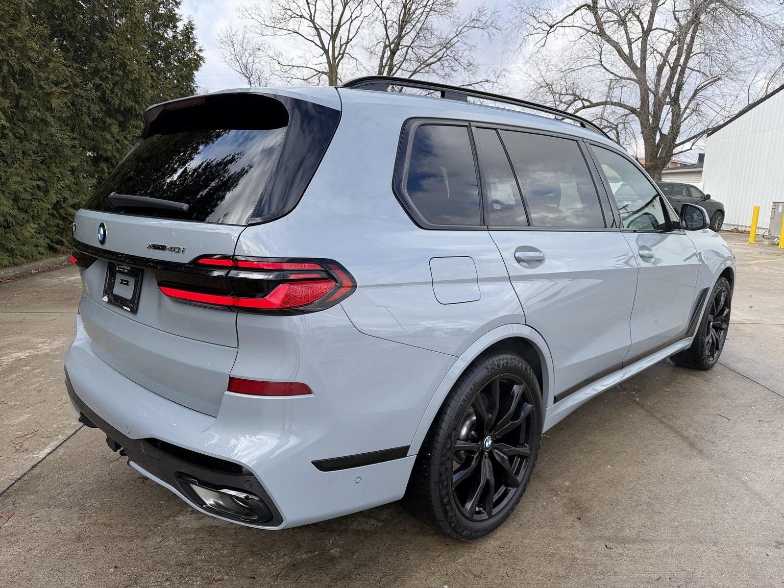 2025 BMW X7 xDrive40i