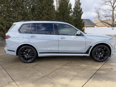 2025 BMW X7 xDrive40i
