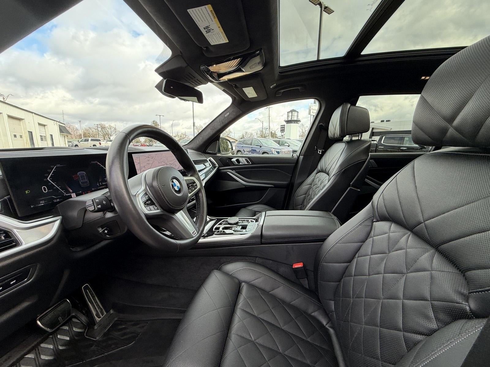 2025 BMW X7 xDrive40i