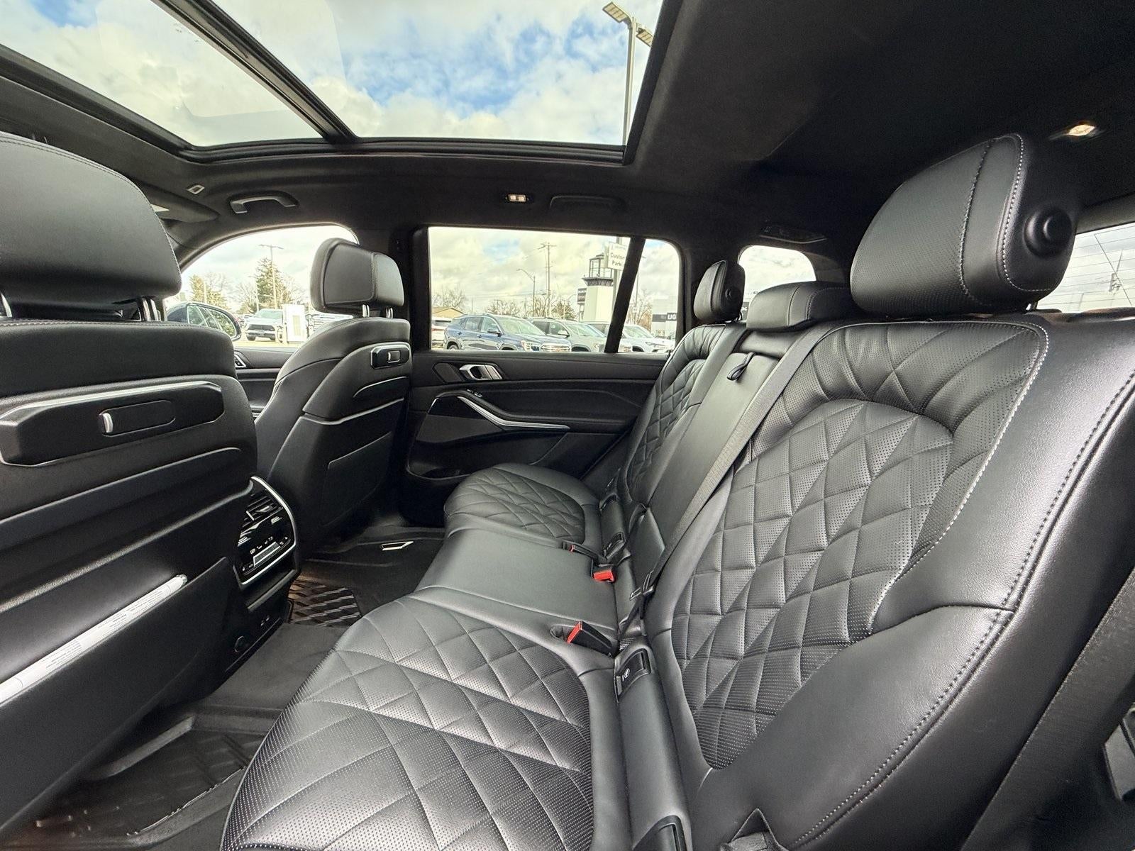 2025 BMW X7 xDrive40i