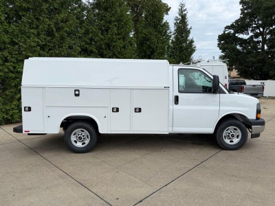2026 GMC Savana Cutaway 3500 Base
