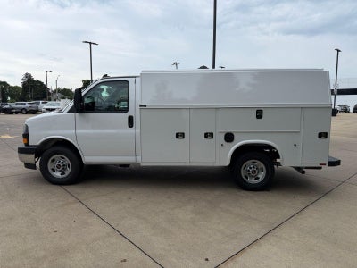 2026 GMC Savana Cutaway 3500 Base