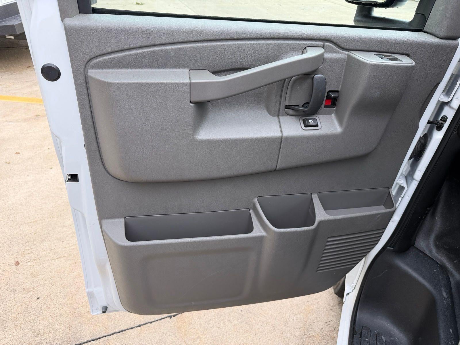 2026 GMC Savana Cutaway 3500 Base