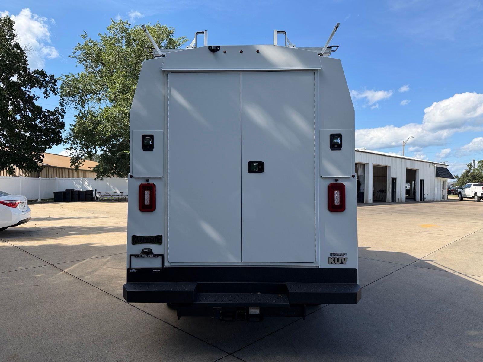 2026 GMC Savana Cutaway 3500 Base