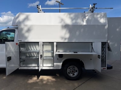2026 GMC Savana Cutaway 3500 Base