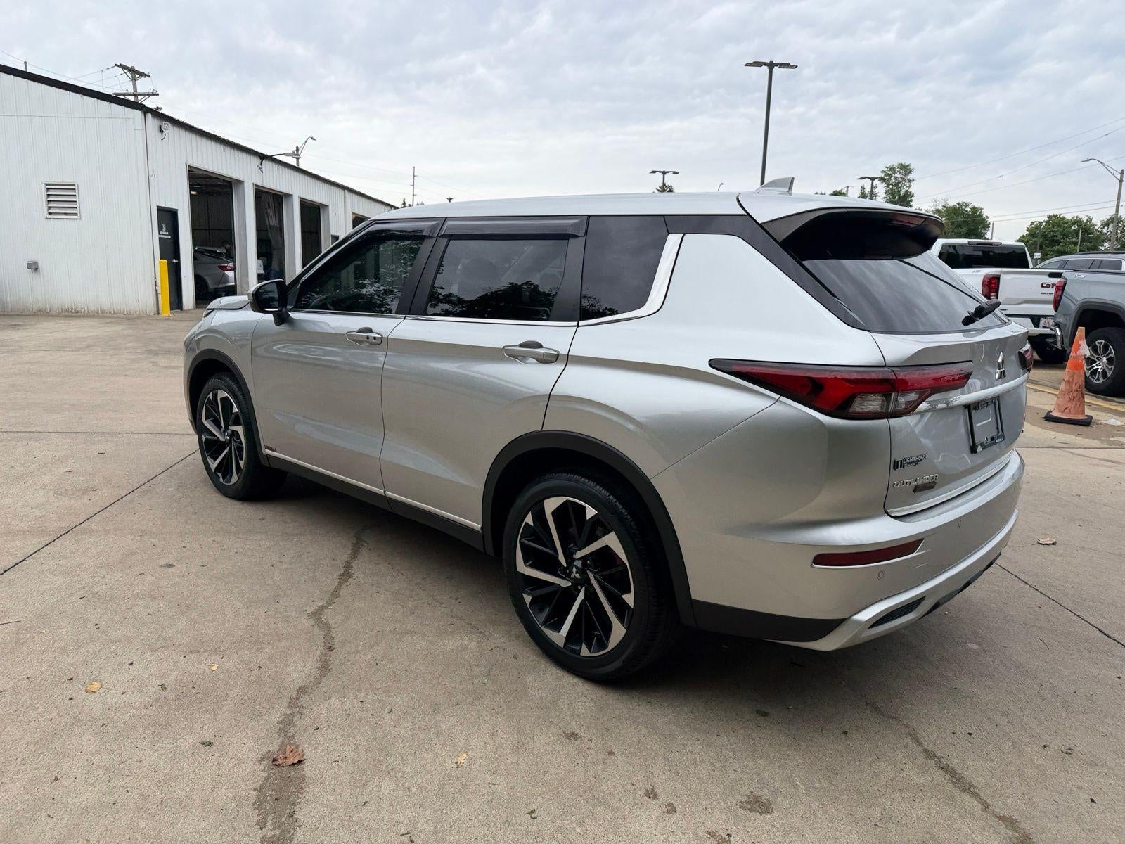 2022 Mitsubishi Outlander SE