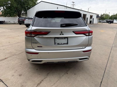 2022 Mitsubishi Outlander SE