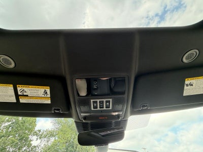 2024 Land Rover Discovery Dynamic SE