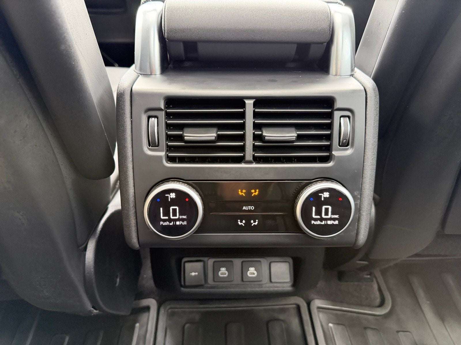 2024 Land Rover Discovery Dynamic SE
