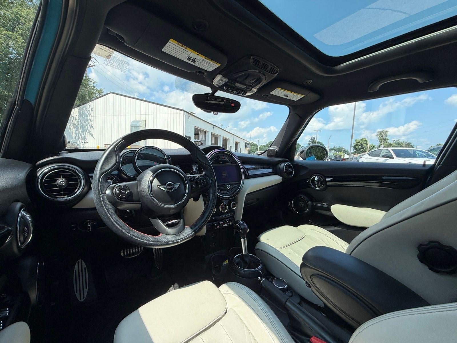 2015 MINI Cooper Hardtop 4 Door Base
