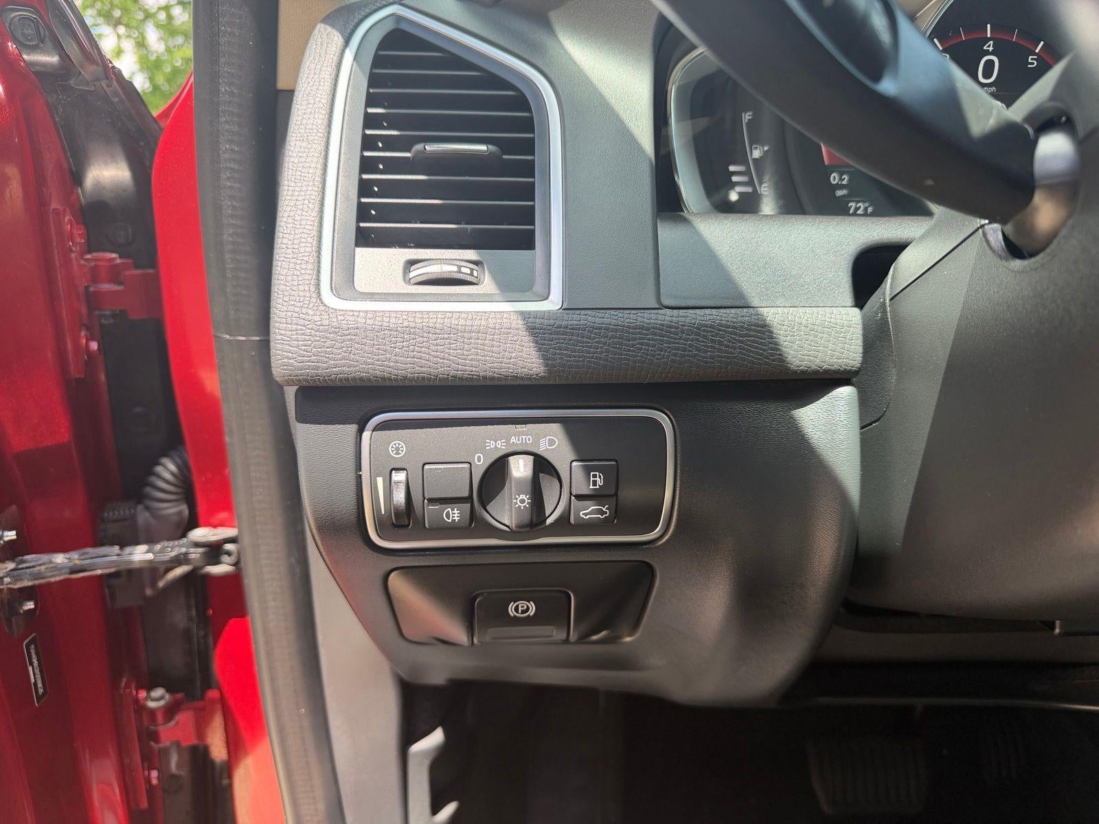 2017 Volvo XC60 T5 Inscription