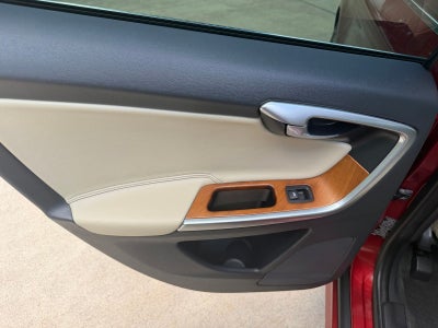 2017 Volvo XC60 T5 Inscription